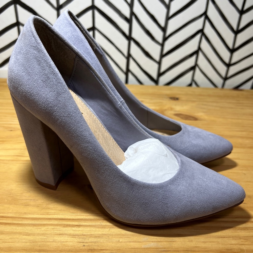 Alba Womens purple heels in suede material size 6.5